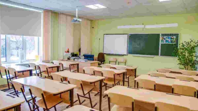 Дистанційка або продовжені канікули: на Вінниччині через негоду призупинили очне навчання