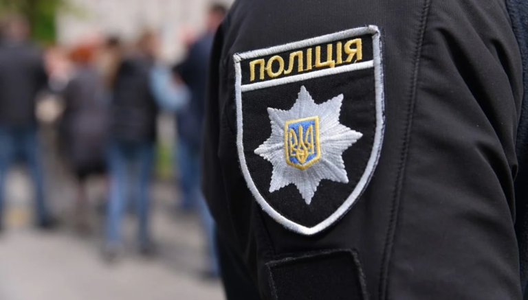 Доставили до ТЦК: у Козятині патрульні затримали чоловіка, який був у розшуку