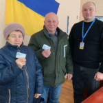 У Липовці подружжя отримало ID-картки, що діятимуть 50 років