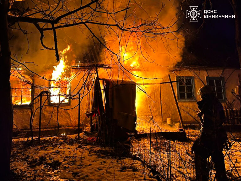 Смерть жінки та госпіталізація хлопчика: які наслідки пожеж на Вінниччині