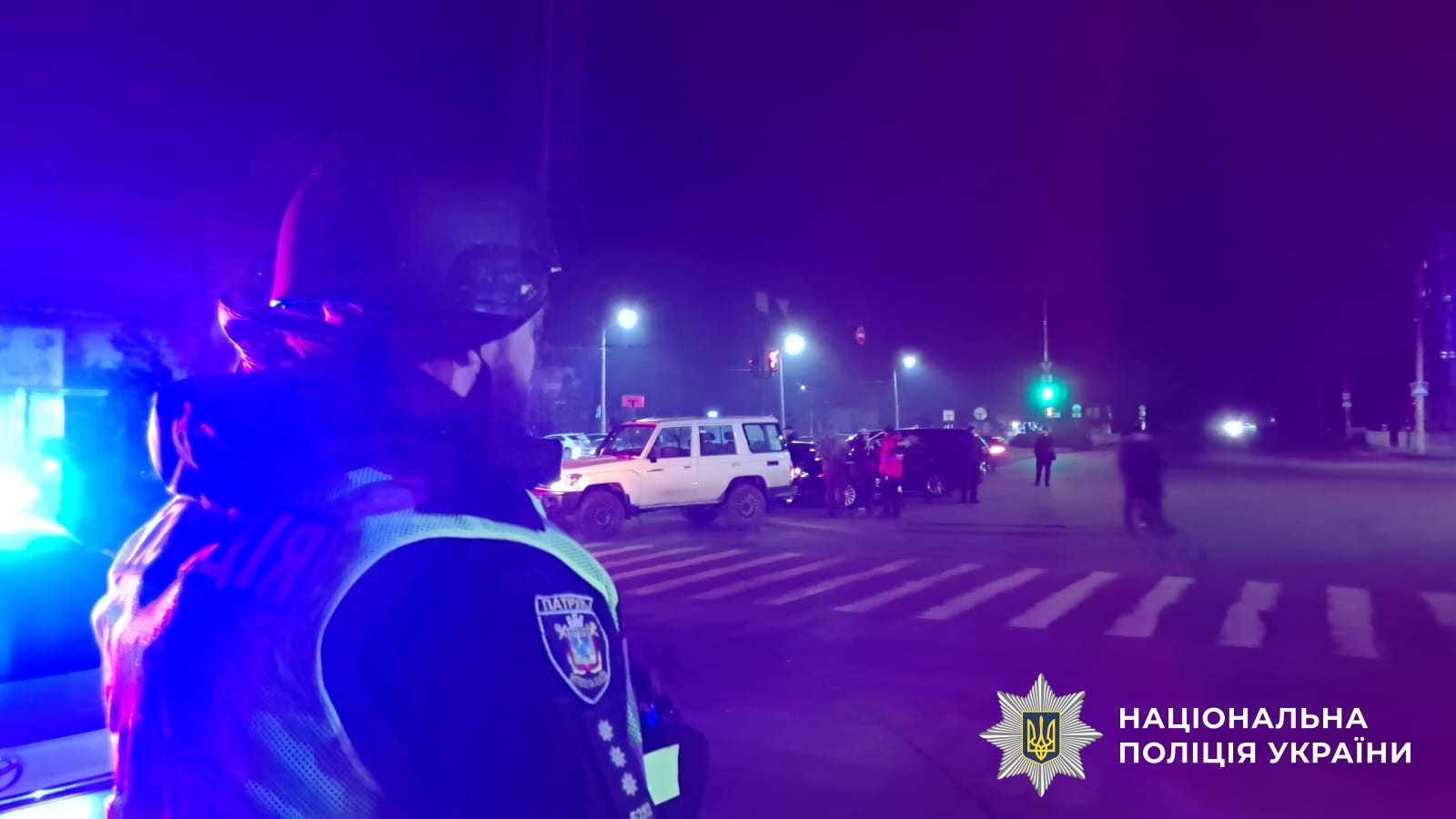 Постраждали 7 співробітників поліції: у Миколаєві стався вибух на території непрацюючої АЗС
