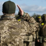 Чоловіки віком від 60 років відтепер можуть проходити військову службу за контрактом