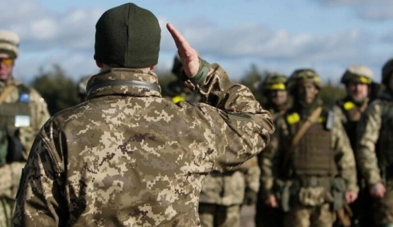 Чоловіки віком від 60 років відтепер можуть проходити військову службу за контрактом