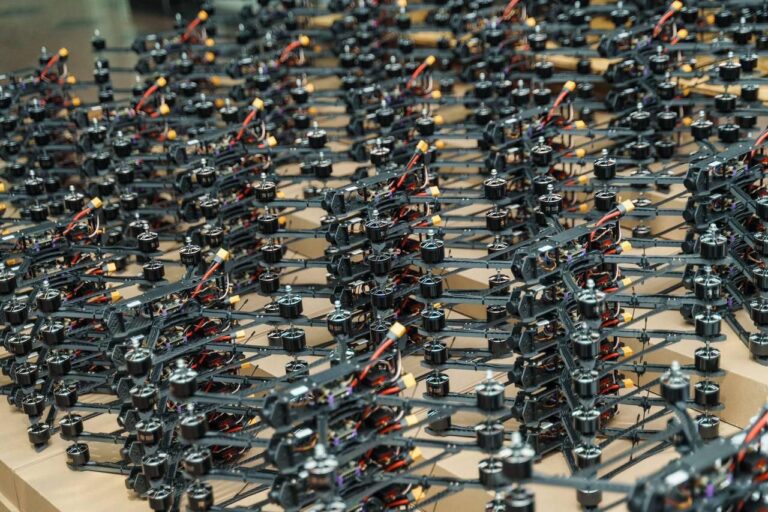 400 FPV-дронів, 540 окопних свічок та маскувальні сітки: Міжрегіональний координаційний гуманітарний штаб передав чергов