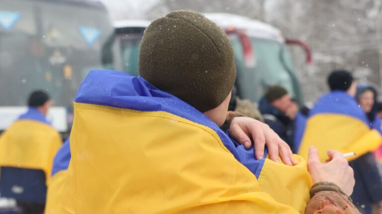 Вісім захисників із Вінниччини повернулися додому з російського полону