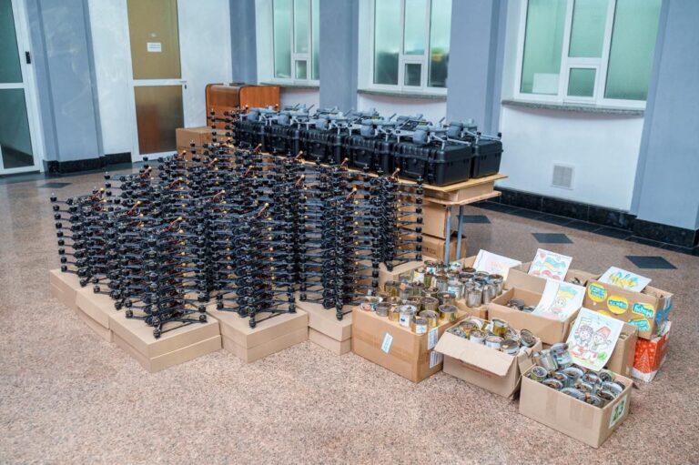 Міжрегіональний координаційний гуманітарний штаб передав «Червоній Калині» 200 FPV-дронів, 15 Matrice 4E та 400 окопних