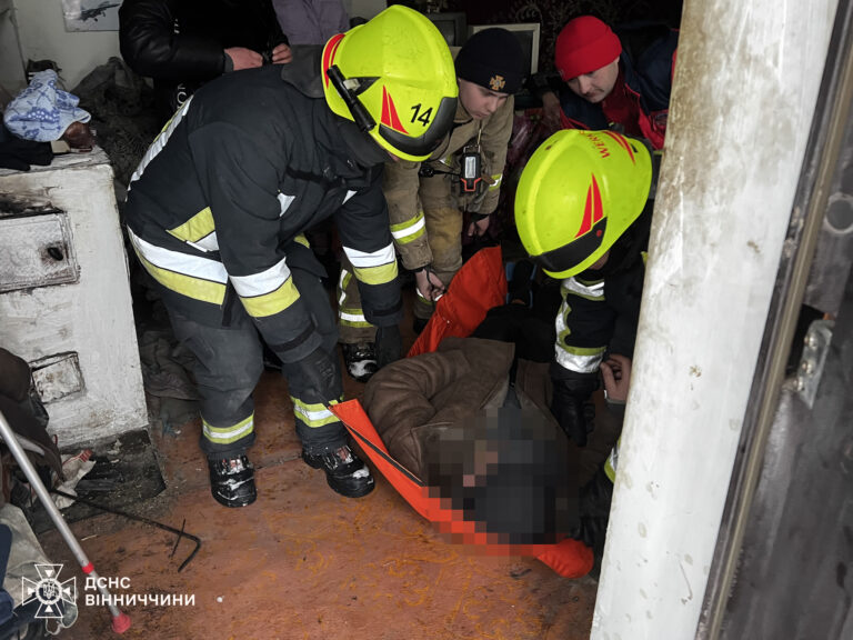 На Вінниччині рятувальники несли травмованого понад кілометр до медиків