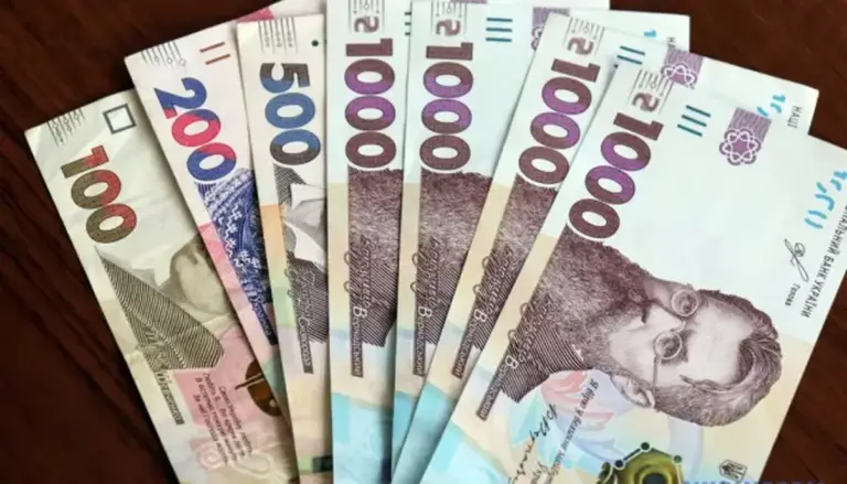 Курс валют на 9 лютого: скільки коштують долар, євро і злотий