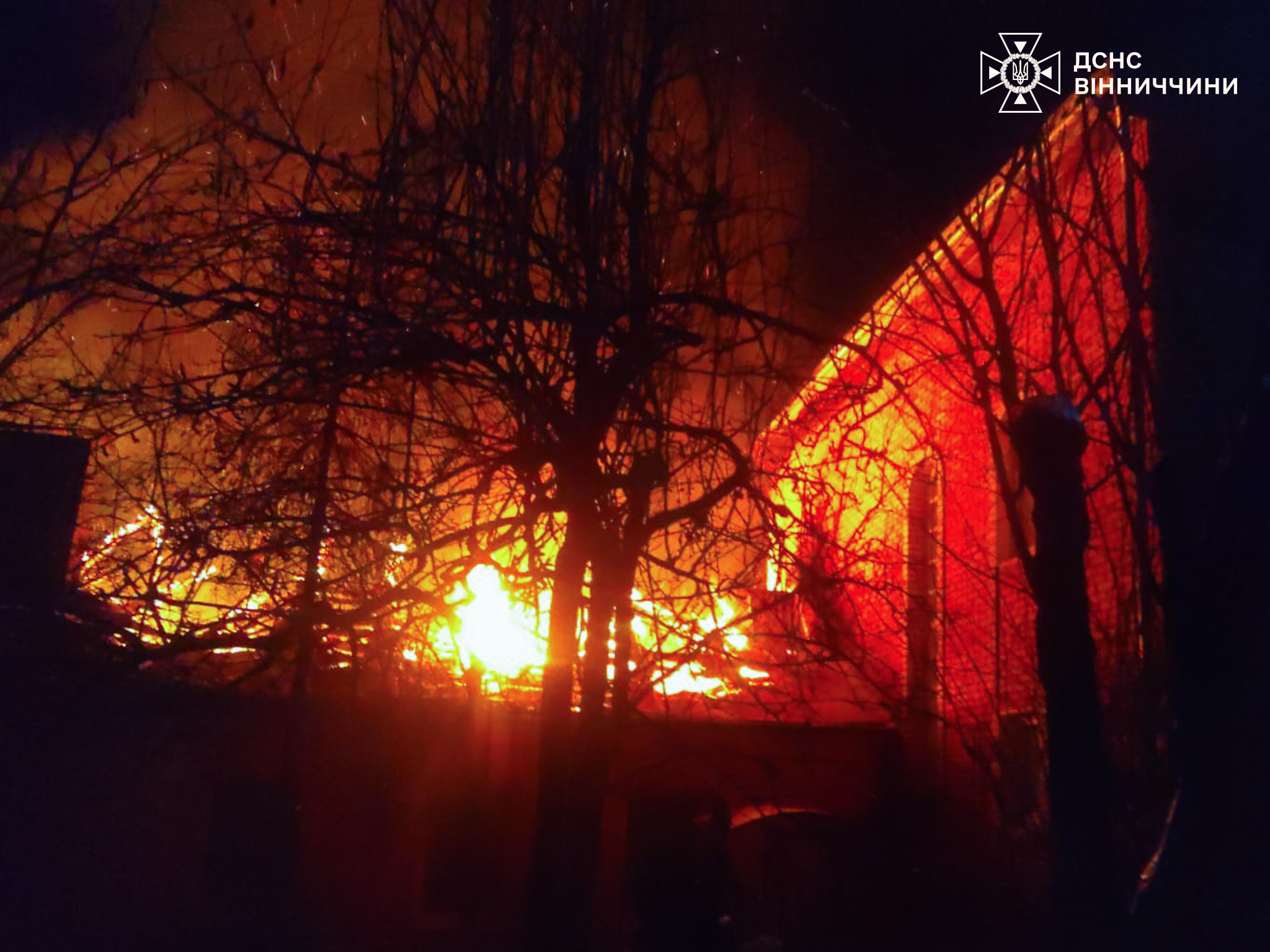 У Вінниці горів дах житлового будинку
