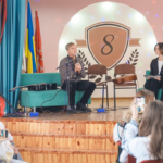 Олег Скрипка відвідав ліцей у Вінниці та підтримав військових у шпиталі