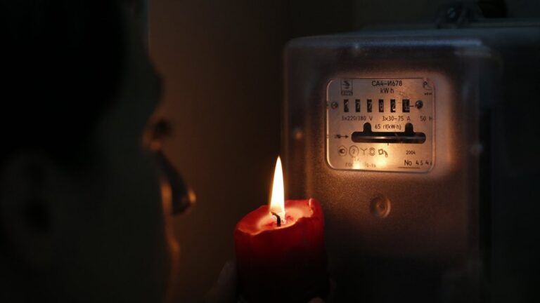 Графіки погодинних відключень електроенергії 9 лютого діятимуть на Вінниччині
