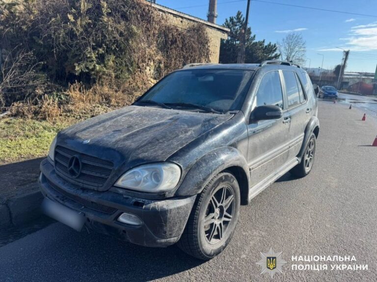 ДТП у Могилеві-Подільському: 86-річний чоловік в лікарні