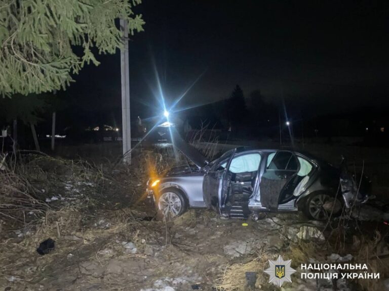 У Вінниці легковик з’їхав у кювет: у водія зафіксували 0,5 проміле