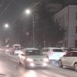 Вінниця ще спала, а техніка вже працювала: місто обробляють від ожеледиці з 4-ї ранку