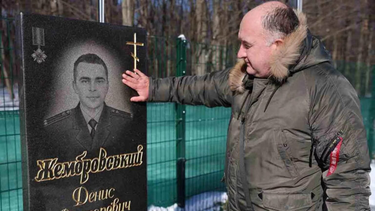 У Вінниці вшанували загиблого в АТО 33-річного правоохоронця
