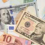 Курс валют на 6 лютого: скільки коштуватимуть долар, євро і злотий