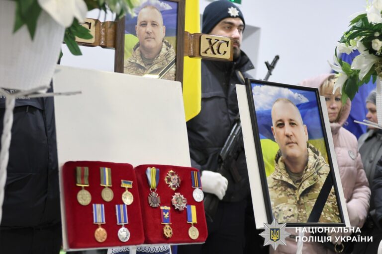 Вічна пам’ять Олегу Некрасову: у Вінниці провели в останню путь бійця «Люті»