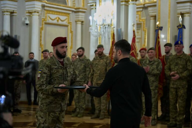 За мужність на фронті: воїна з Вінниччини нагороджено «Хрестом бойових заслуг»