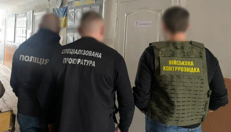 «Відпустка» за гроші: на Вінниччині викрили корупційну схему у військовій частині