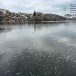 На річці Південний Буг у Вінниці виявили плями невідомого походження