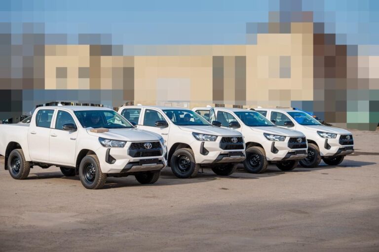 Міжрегіональний координаційний гуманітарний штаб передав чотири автомобілі Toyota Hilux для підрозділів Сил оборони Укра