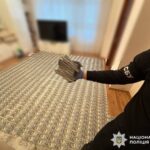 Вся підлога в доларах: у Вінниці дві лікарки незаконно оформляли інвалідність