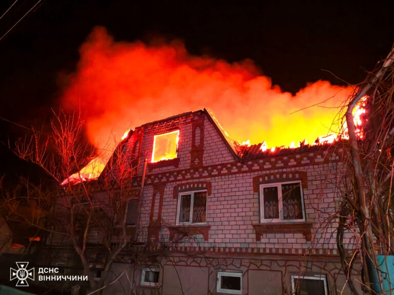 На Вінниччині горіли поля та будинки: рятувальники погасили 10 пожеж за день