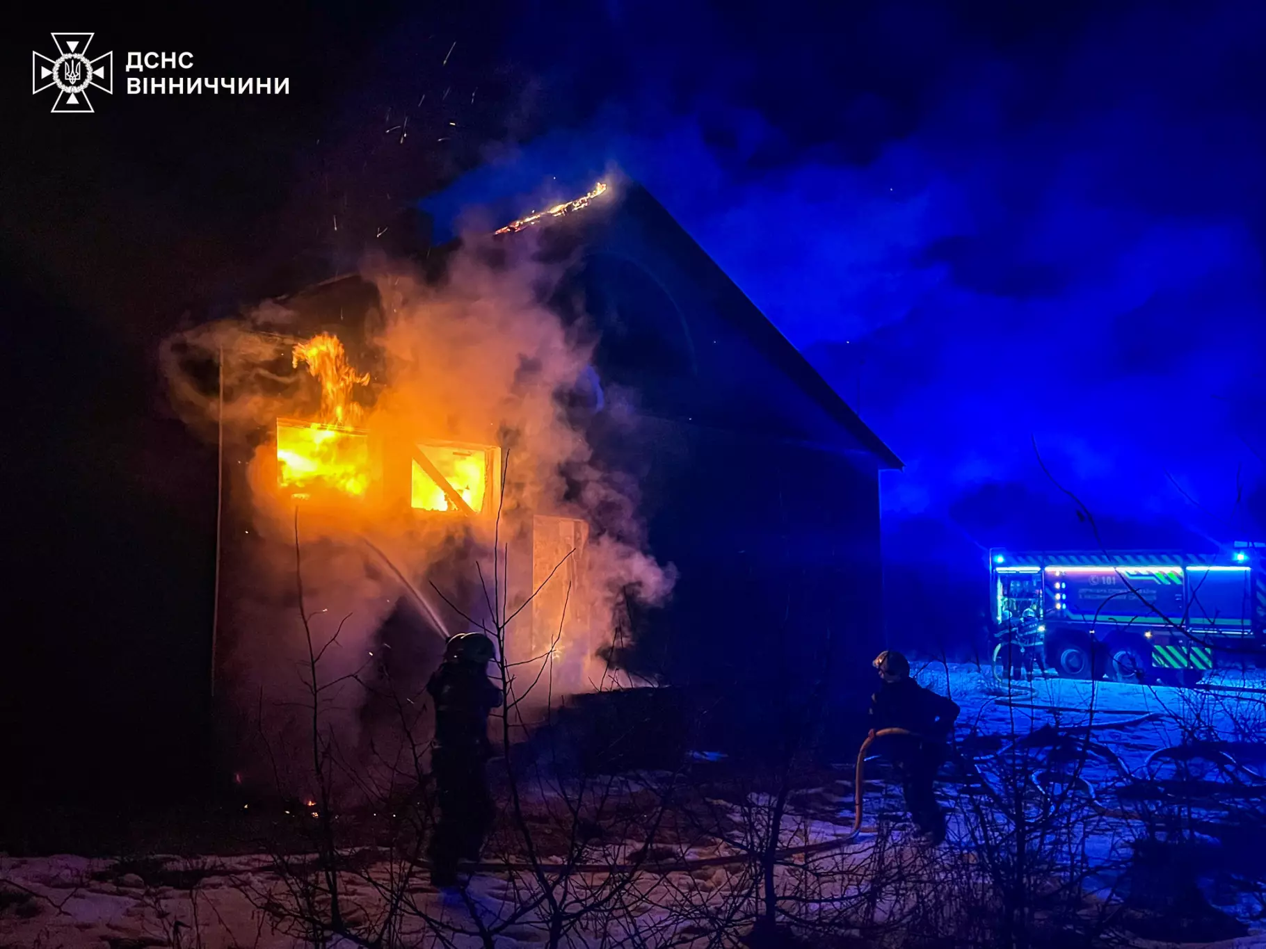 Горіли господарські споруди та закинута лазня: у Вінницькій області зафіксували серію пожеж