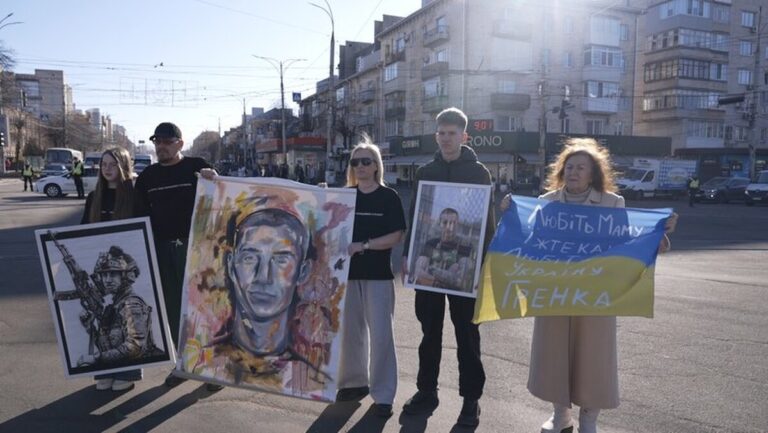 У Вінниці вшанували пам’ять Назарія «Грєнки» хвилиною мовчання у день його 23-річчя