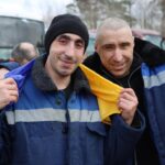 Ще 300 українських захисників повернулися додому з російського полону
