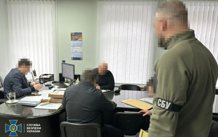 Мільйонні виплати: СБУ та БЕБ викрили схему розкрадання в енергетичних компаніях