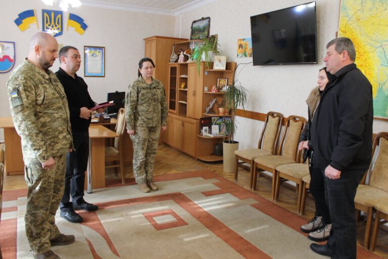 Родині загиблого прикордонника з Вінниччини вручили орден «За мужність»