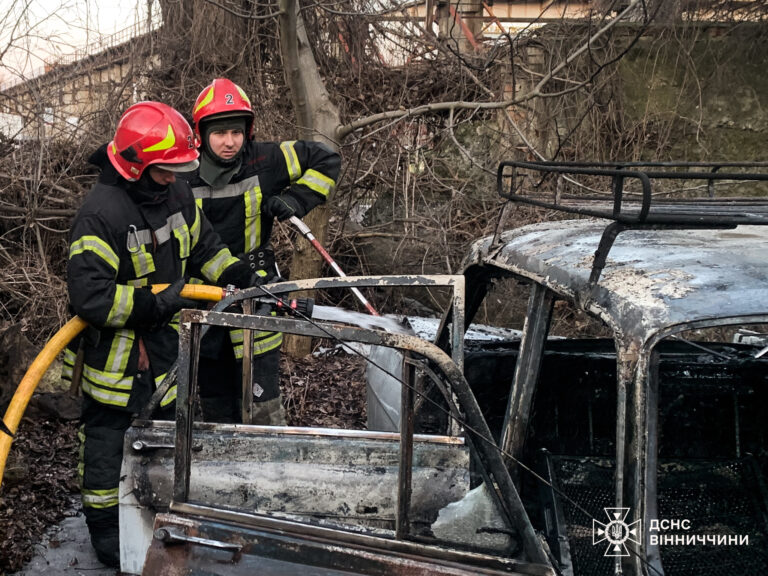 У Вінниці горів автомобіль: що відомо