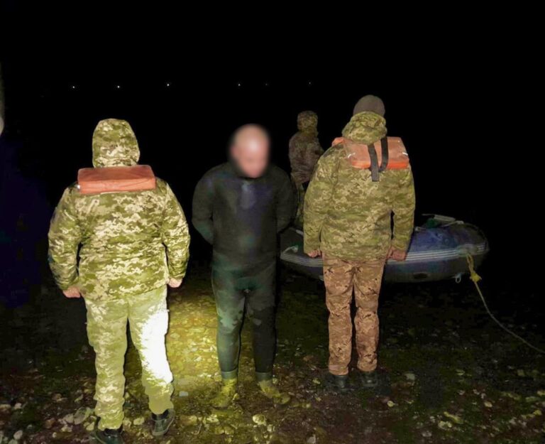 Нічний «заплив» до Молдови: на Вінниччині затримали чоловіка в гідрокостюмі