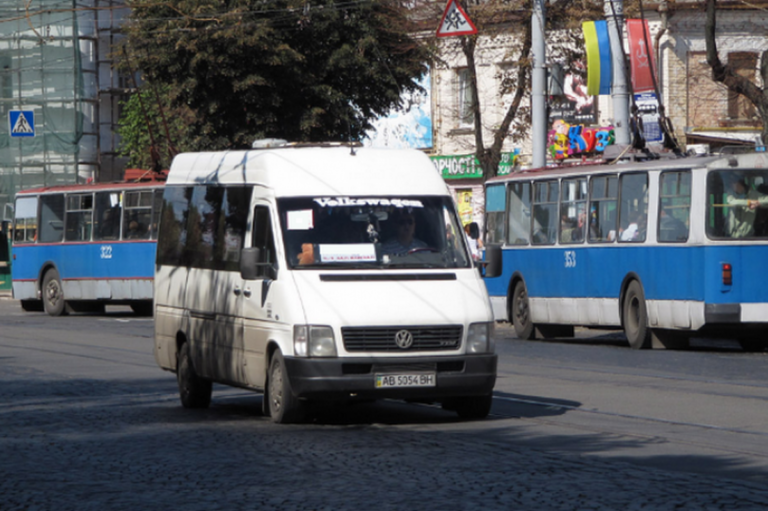 У Вінниці тестують оплату карткою в маршрутках: де вже можна розрахуватись
