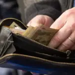 Майже без шансів відкласти: нові дані про витрати українців