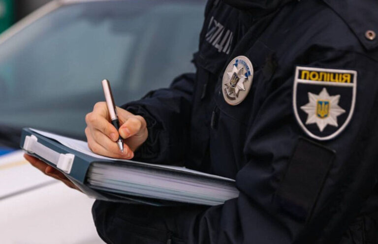 Неподалік Тиврова п’яний водій намагався підкупити поліцейських