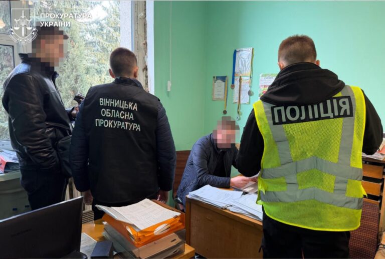 Хабар у 40 тис. грн за землю: посадовцю міськради на Вінниччині повідомлено про підозру