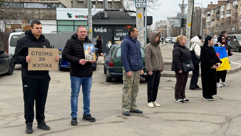 Майже півсотні вінничан вшанували загиблого захисника Ігоря Довганя