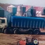 Водій вантажівки збив на смерть жінку на підприємстві Вінниччини