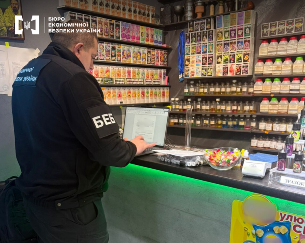 Удар по тіньовому ринку: БЕБ переформатувало продаж рідин для е-сигарет на Вінниччині
