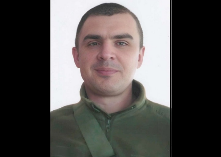 Прикрив побратимів ціною життя: Калинівська громада прощатиметься з Героєм