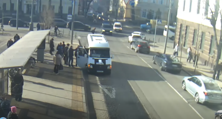 Конфлікт на перехресті у Вінниці під час хвилини мовчання: що сталося