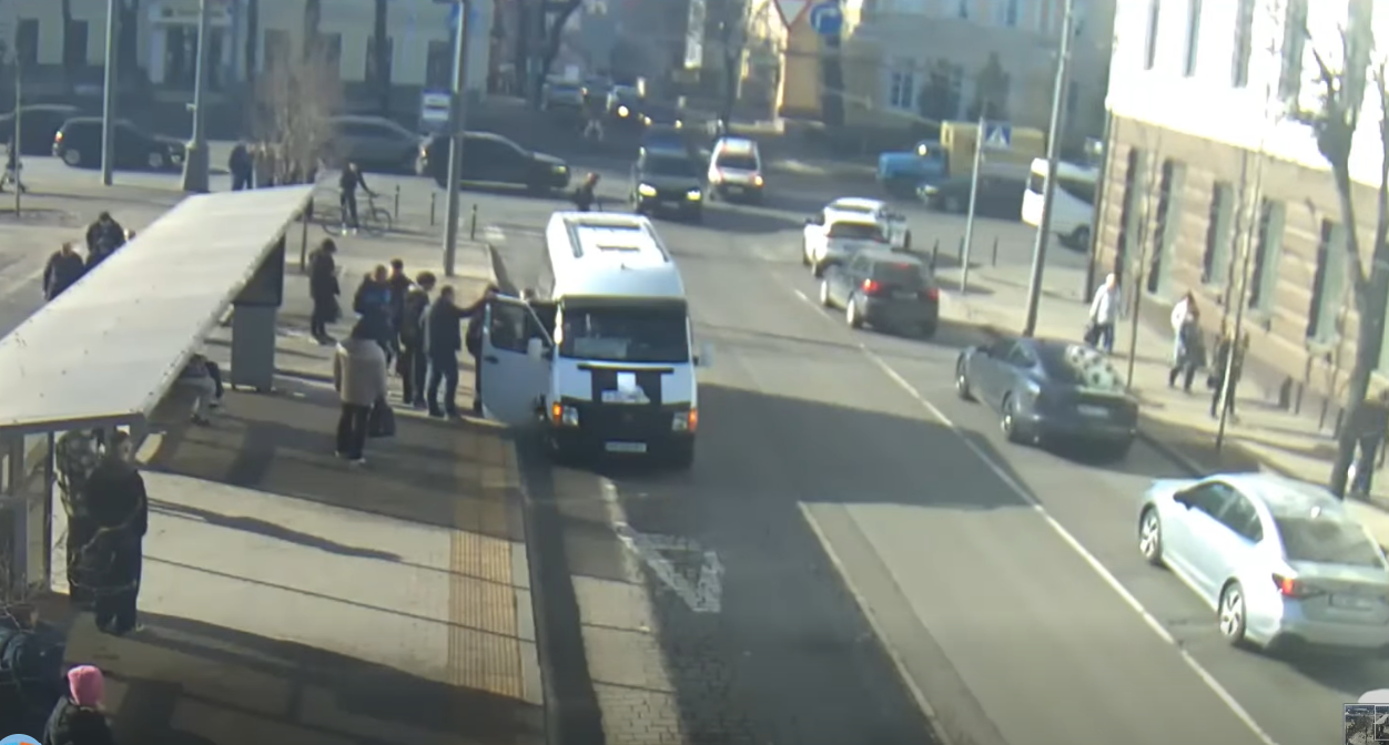 Конфлікт на перехресті у Вінниці під час хвилини мовчання: що сталося