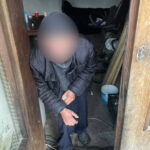 20 років рабства: на Львівщині затримали чоловіка, який утримував людину в неволі