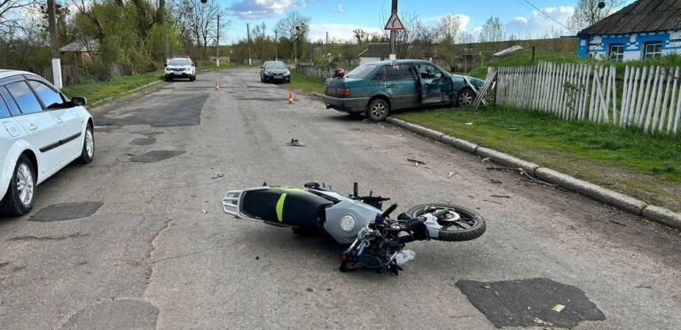 У Погребищенській громаді пяний водій збив мотоцикліста на зустрічній смузі