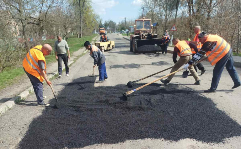 Водії помітять зміни: на Вінниччині відремонтували десятки ділянок доріг місцевого значення
