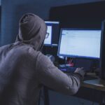Українцям дзвонять шахраї і мовчать: навіщо вони це роблять
