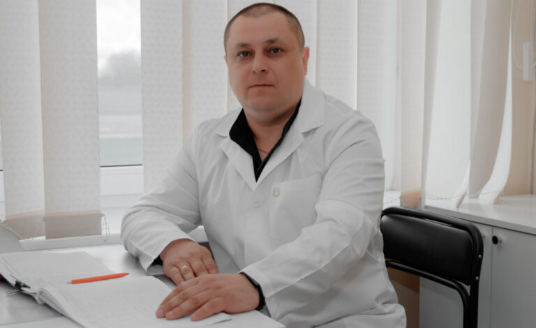 Досвід війни і цивільна медицина: історія медбрата Олександра Романюка з Теплицької громади