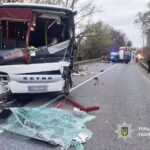 Смертельна ДТП за участі рейсового автобуса та вантажівки сталася у Хмільницькому районі